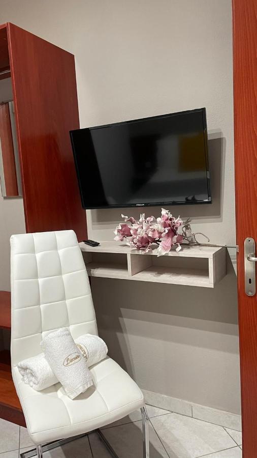 Premium Suites Ofrínio Kültér fotó